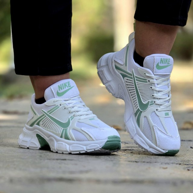 حراج واقعی کفش کتونی زنانه و دخترانه مدل نایک زنگ سفید سبز یه مدل جدید و ترند این روز ها با ارسال رایگان