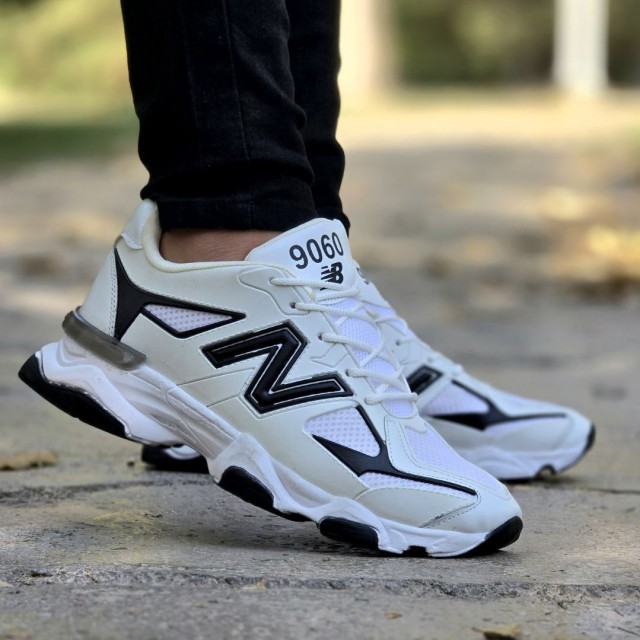 حراج باورنکردنی کتونی مردانه و پسرانه مدل نیوبالانس رنگ سفید مشکی یه کار خوش پا و با کیفیت با ارسال رایگان
