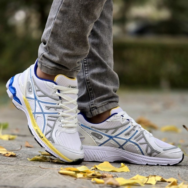 فروش  هیجان انگیز  کتونی مردانه و پسرانه مدل اسیکس رنگ سفید آبی  زیره پیو شیک و راحت  با ارسال رایگان