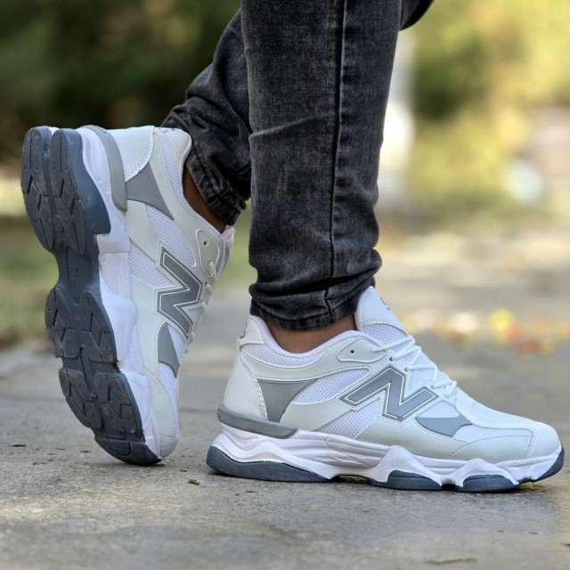 فروش ویژه کفش کتونی  مردانه و پسرانه مدل نیوبالانس رنگ سفید طوسی  مناسب افراد جذاب با ارسال رایگان