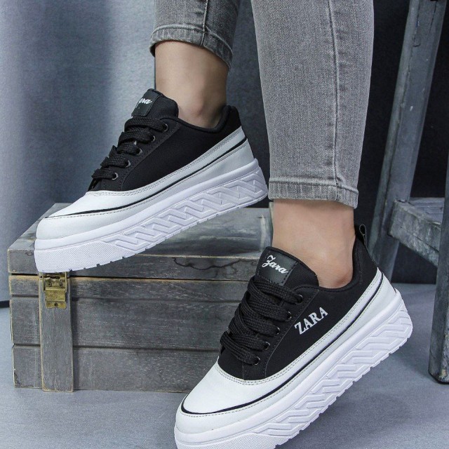 حراج ویژه کفش کتونی اسپرت دخترانه و زنانه مدل زارا رنگ سفید طوسی مناسب برای افراد خاص پسند با ارسال رایگان