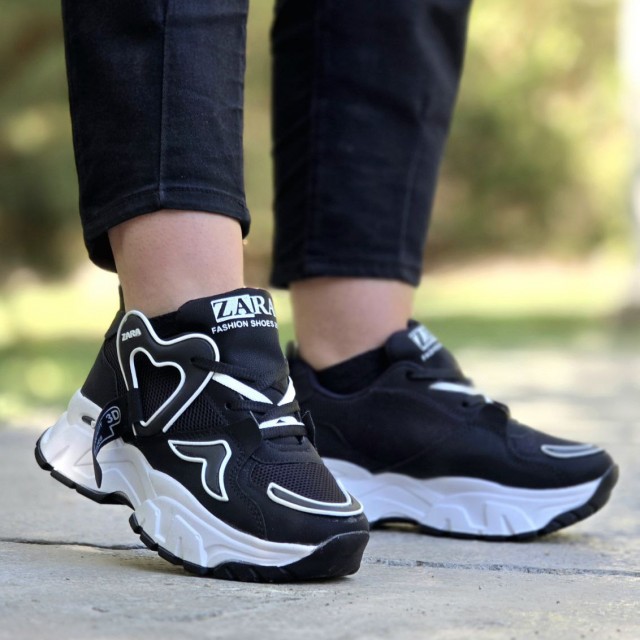 حراج ویژه کفش اسپرت زنانه دخترانه  قلبی مدل زارا zara  شیک و باکیفیت رنگ مشکی سفید باارسال رایگان