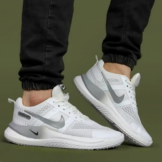 فروش خاص کفش کتونی اسپرت مردانه مدل نایک اسپیسر بسیار باکیفیت رنگ سفید طوسی باارسال رایگان