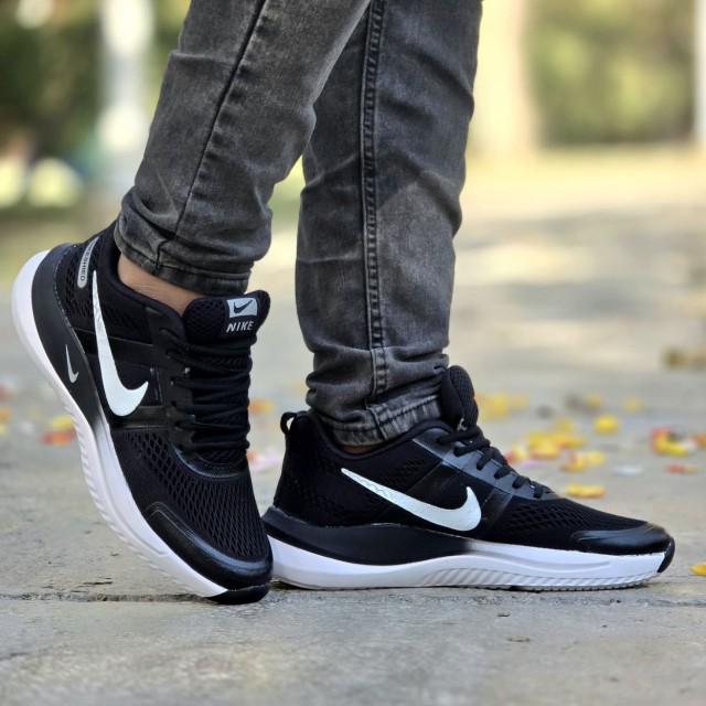 حراااج خفن کفش کتونی اسپرت مردانه مدل نایک اسپیسر بسیار جذاب رنگ مشکی سفید باارسال رایگان