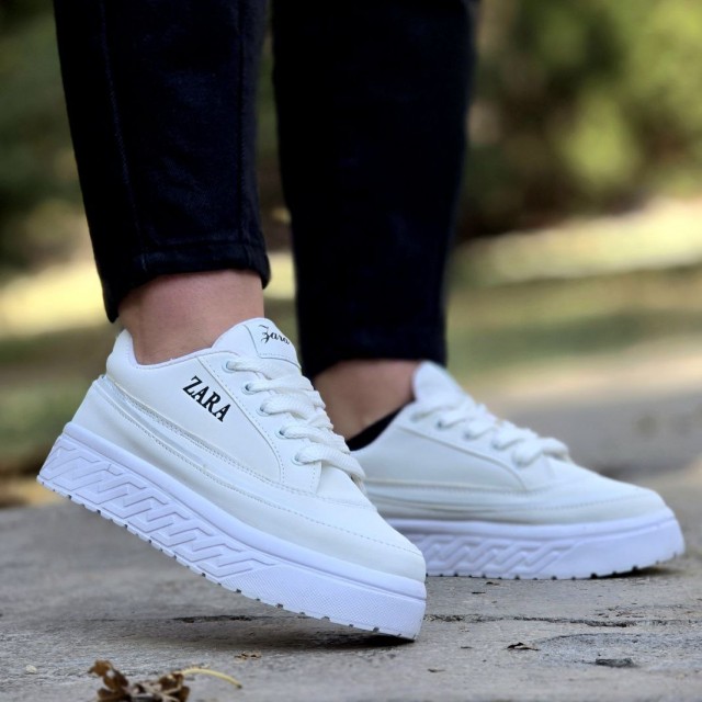 حرااااجی کفش کتونی اسپرت ونس زنانه دخترانه مدل زارا  بسیار راحت رنگ  سفید باارسال رایگان