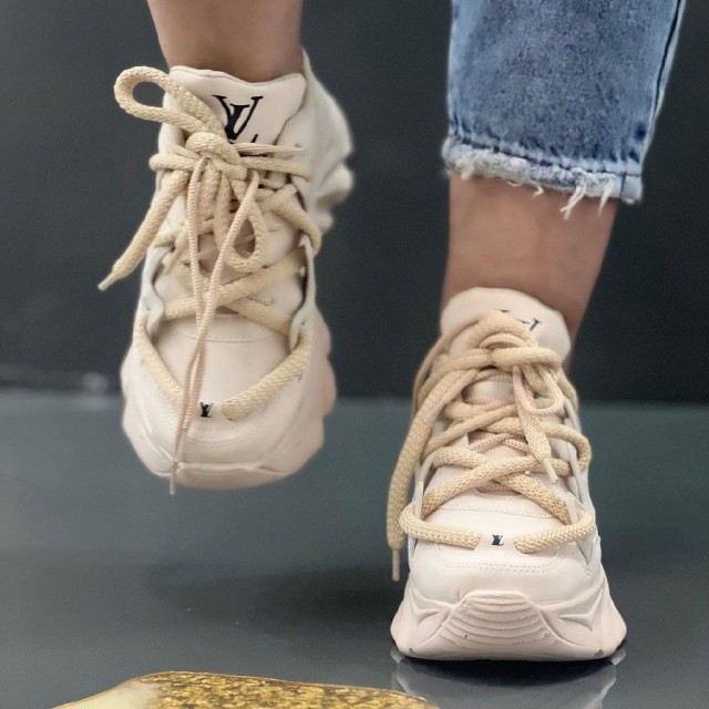 فروش واقعی کفش  اسپرت دخترانه زنانه مدل لوئیس  ویلتون LV بی نظیر و پرفروش رنگ کرم باارسال رایگان