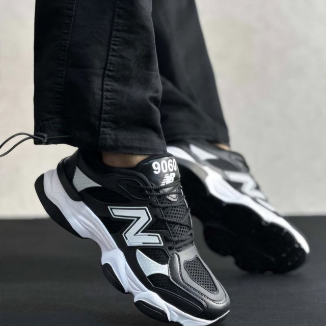 فروش بینظیر کفش کتونی اسپرت مردانه مدل نیوبالانس با کیفیت عالی رنگ مشکی سفید باارسال رایگان