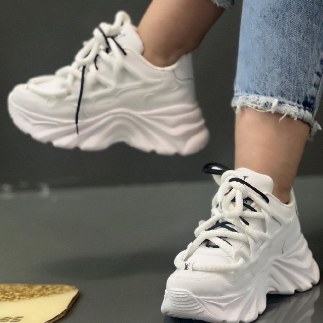 حراج فوق العاده کفش  اسپرت دخترانه زنانه مدل لوئیس  ویلتون LV  شیک و به روز رنگ سفید باارسال رایگان