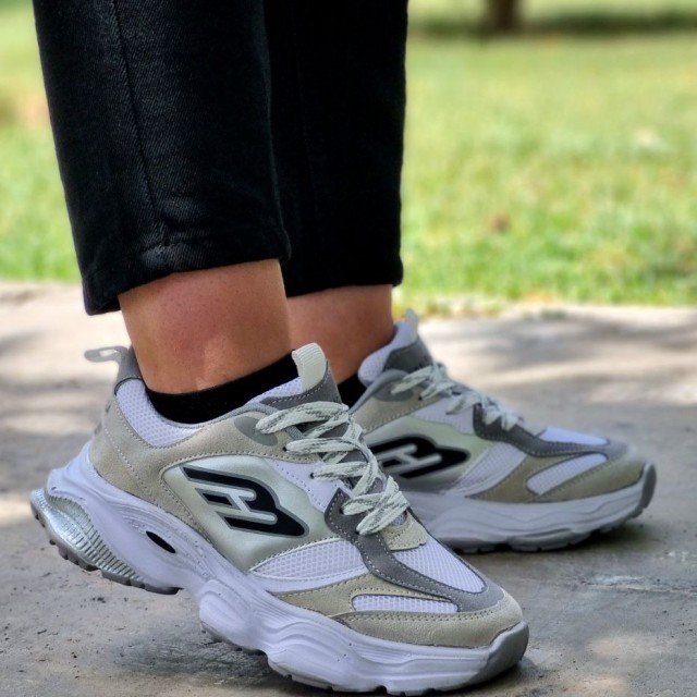 حراااج فوق العاده کفش کتونی اسپرت زنانه دخترانه مدل  بالنسیاگا بی نظیر رنگ سفید طوسی باارسال رایگان