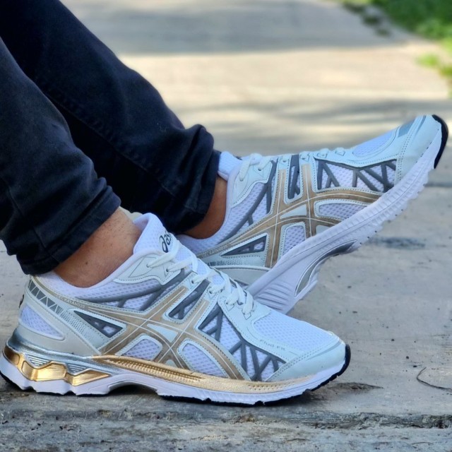 فروش ویژه کفش  اسپرت مردانه مدل اسیکس پرفروش و پرطرفدار رنگ سفید طلایی باارسال رایگان