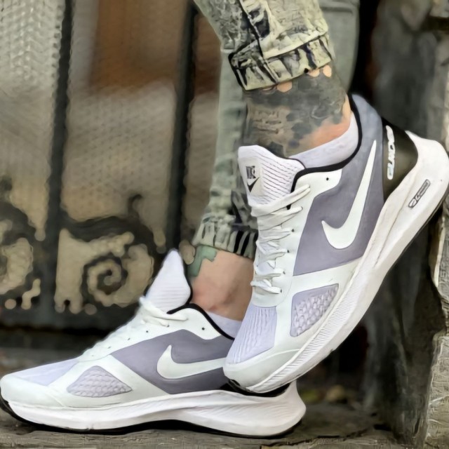 حراج ویژه کفش  اسپرت مردانه مدل  نایک اسپیسر بسیار زیبا رنگ سفید طوسی باارسال رایگان