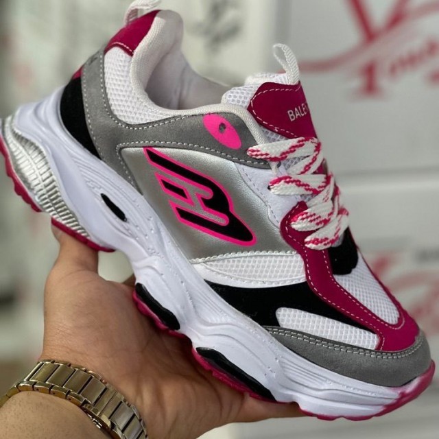 تخفیف ویژه این هفته کفش کتونی اسپرت زنانه دخترانه مدل  بالنسیاگا جدید و به روز رنگ  طوسی صورتی باارسال رایگان