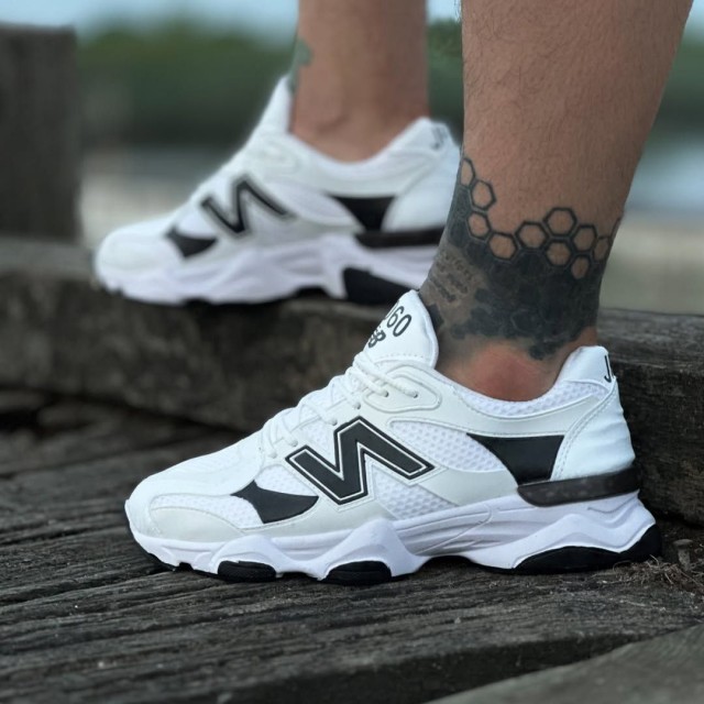 فروش هیجان انگیز کفش کتونی اسپرت مردانه و پسرانه مدل نیوبالانس رنگ  سفید مشکی مناسب کار های روزمره و بسیار مقاوم   با ارسال رایگان