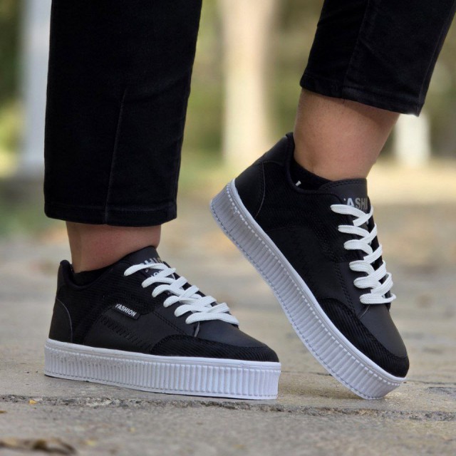 حراج شگفت انگیز کفش کتونی اسپرت دخترانه و زنانه مدل فشیون رنگ مشکی زیره سفید شیک  و جذاب با ارسال رایگان