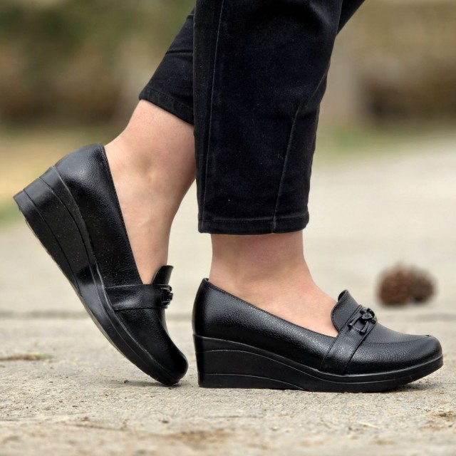 حراج ویژه کفش طبی راحتی اداری زنانه باکیفیت فوق العاده رنگ مشکی باارسال رایگان