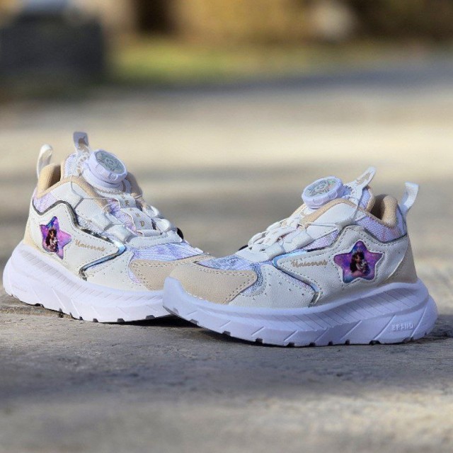 فروش هیجان انگیز کفش کتونی بچگانه مدل السا رنگ  سفید کرم مقاوم و یه کار بروز با ارسال رایگان