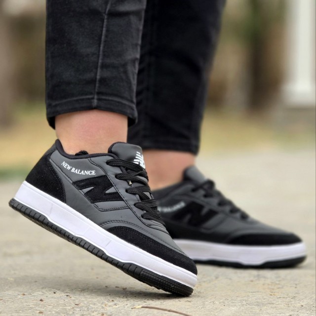 فروش فوق العاده کفش کتونی اسپرت ونس دخترانه با کیفیتی باور نکردنی رنگ مشکی زیره سفید  باارسال رایگان