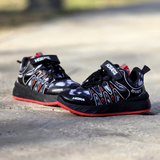 حراج بی نظیر کفش کتونی اسپرت بچگانه مدل هوکا رنگ مشکی قرمز بادوام و با کیفیت با ارسال رایگان