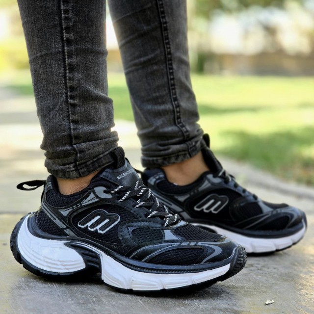 حراج فوق العاده کفش کتونی بالنسیاگا مردانه پسرانه مدل 10 ایکس با کیفیت عالی رنگ مشکی زیره سفید باارسال رایگان