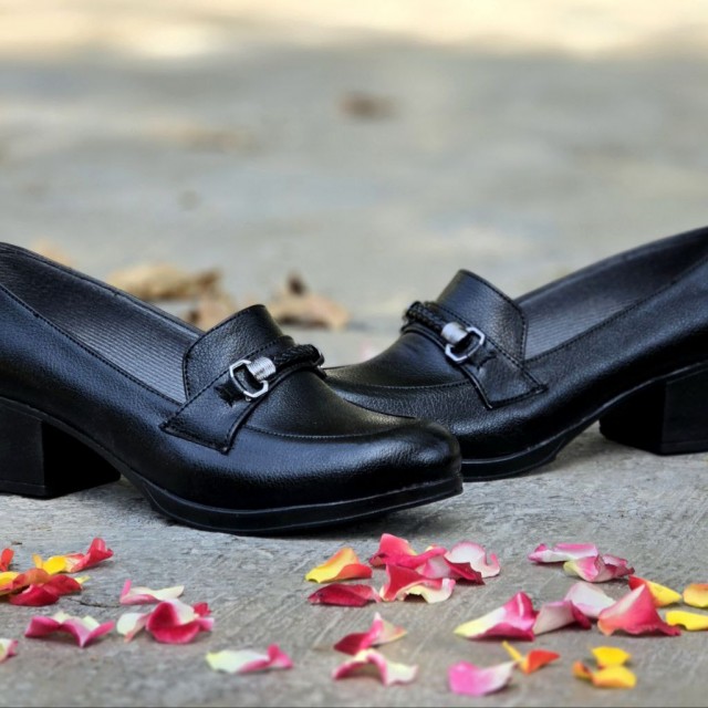 فروش ارزان کفش طبی راحتی اداری زنانه با کیفیتی بی نظیر رنگ مشکی باارسال رایگان