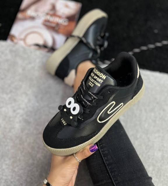 تخفیف عالی کفش اسپرت زنانه دخترانه مدل ونس قورباغه‌ای شیک و جذاب رنگ مشکی کرم باارسال رایگان