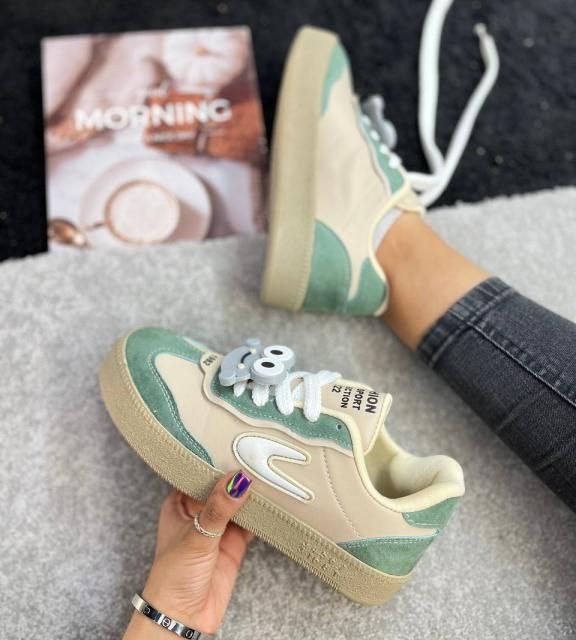 تخفیف عالی کفش اسپرت زنانه دخترانه مدل ونس قورباغه‌ای  نرم و سبک رنگ کرم سبز  باارسال رایگان