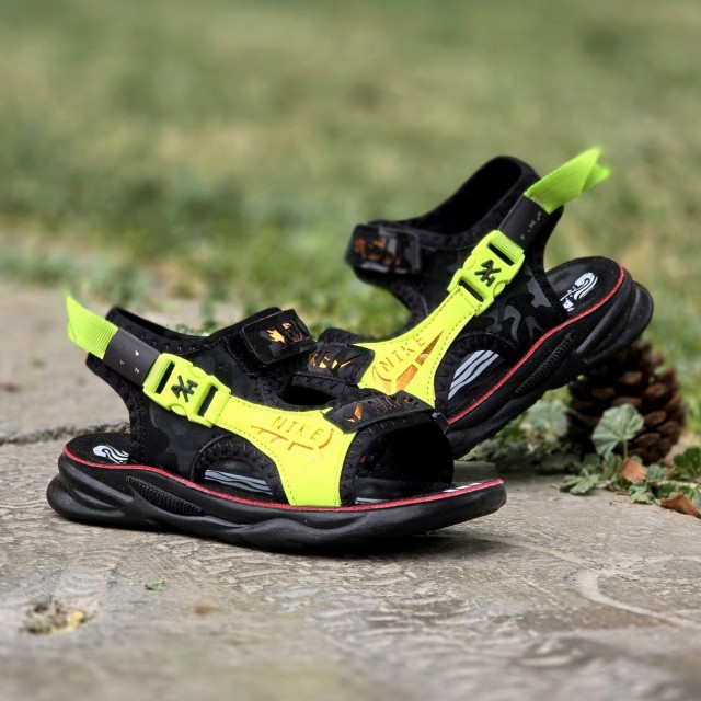 تخفیف ویژه دمپایی صندل  پسرانه  چسبی بچگانه خاص و مقاوم  رنگ مشکی سبز با ارسال رایگان