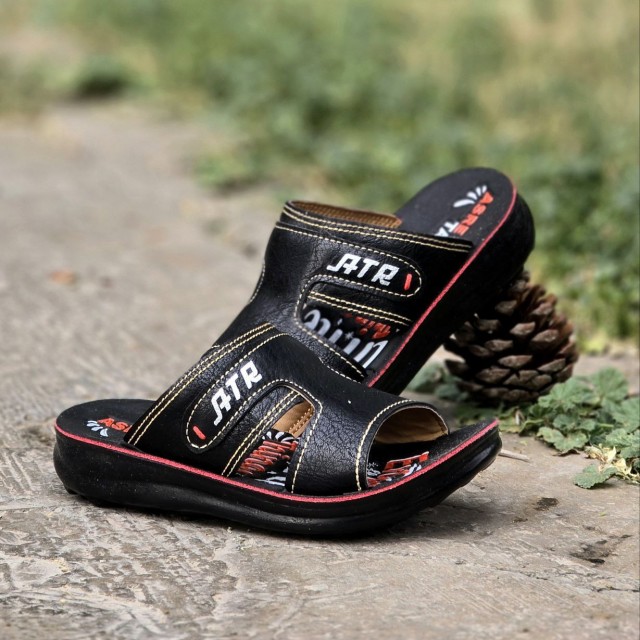 حراج ویژه دمپایی صندل  پسرانه بچگانه پرطرفدار رنگ مشکی با ارسال رایگان