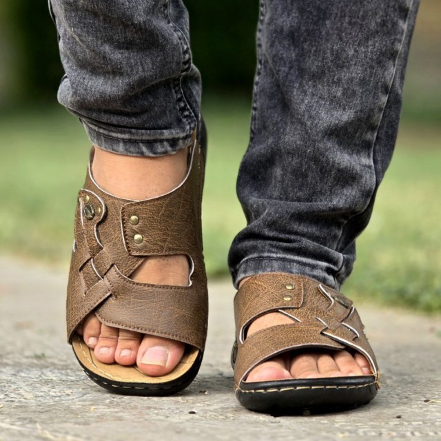 فروش عالی دمپایی صندل  مردانه صددرصد طبی مناسب برای آقایون خاص پسند  رنگ قهوه ای  باارسال رایگان