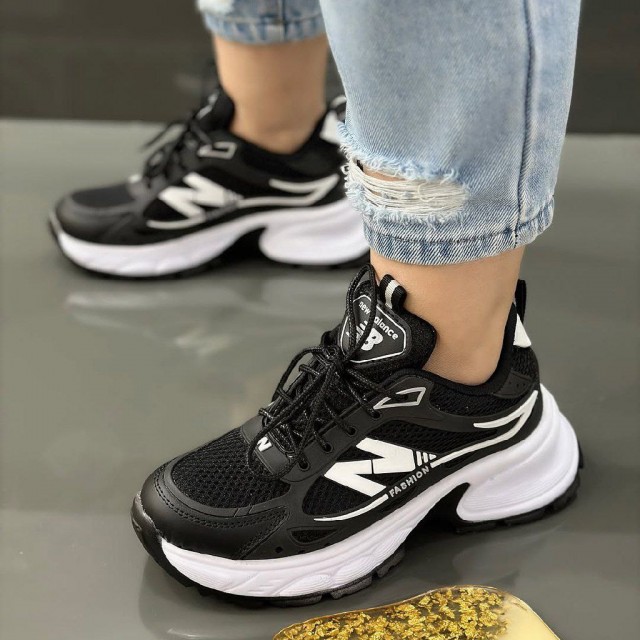 فروش فوق العاده  کفش کتونی  اسپرت دخترانه خااااص مدل نیوبالانس شیک و به روز رنگ مشکی سفید با ارسال رایگان