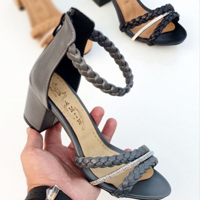 حراج شگفت انگیز کفش مجلسی زنانه و دخترانه مدل سوسن جذاب و بادوام رنگ طوسی   باارسال رایگان