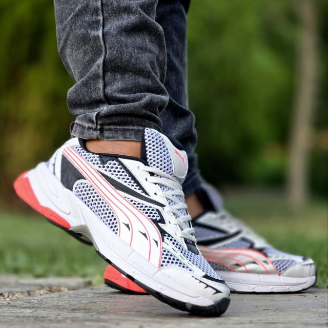 حراج ویژه کفش کتونی اسپرت مردانه و پسرانه مدل اسیکس شیک و پرفروش رنگ سفید آبی نارنجی   با ارسال رایگان