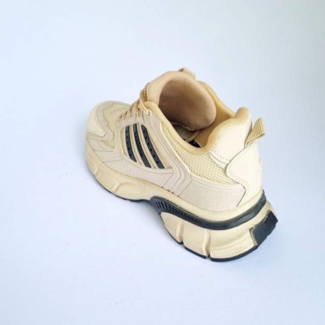 تخفیف عالی کفش کتونی اسپرت زنانه دخترانه مدل ادیداس سبک و خاص  رنگ کرم مشکی   با ارسال رایگان