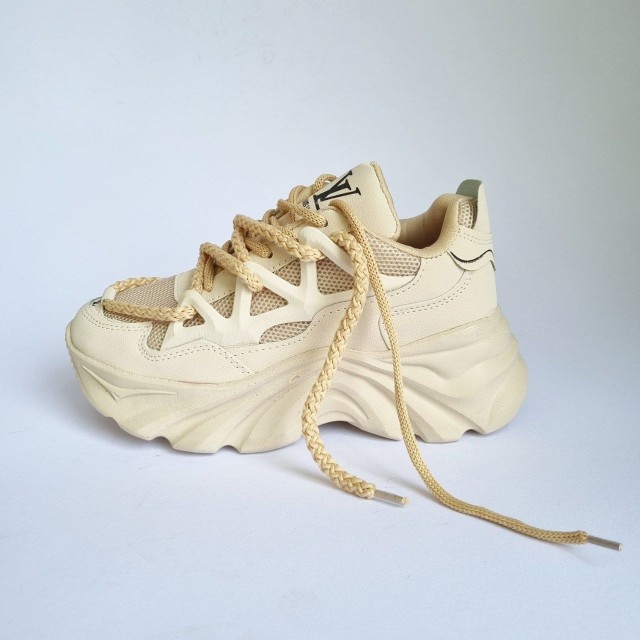 حراج ارزان کفش کتونی اسپرت  زنانه و دخترانه مدل لوییس ویلتون رنگ کرمی دلبر با ارسال رایگان