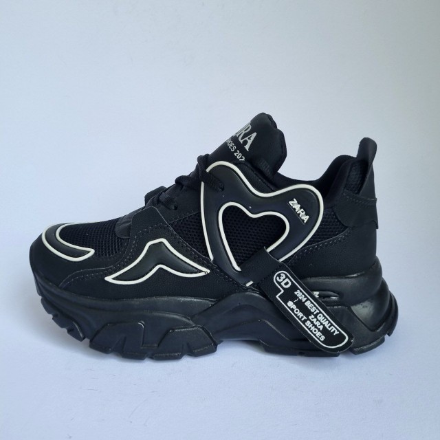 حراج ویژه کفش کتونی اسپرت زنانه دخترانه قلبی مدل زارا zara زیبا و جذاب رنگ مشکی سفید باارسال رایگان