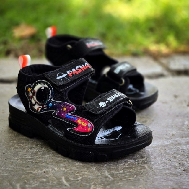 حراج باکیفیت صندل بچگانه چسبی زیبا و بادوام  رنگ مشکی صورتی  با ارسال رایگان