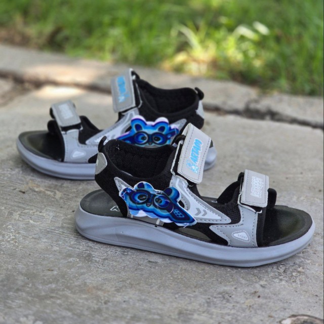 فروش پرطرفدار صندل پسرانه بچگانه فوق‌العاده خاص رنگ طوسی مشکی  با ارسال رایگان