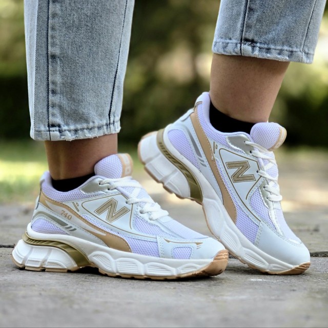 حراج جدید و به روز کفش کتونی اسپرت زنانه دخترانه مدل نیوبالانس 740 جذاب و خوش پا رنگ سفید قهوه ای  با ارسال رایگان
