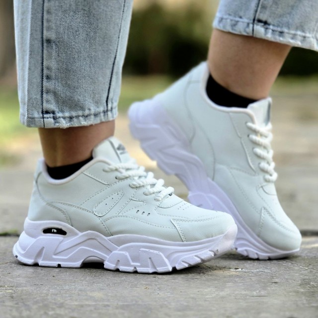 فروش عالیییی کفش اسپرت زنانه دخترانه مدل فشیون زیبا و دلبرانه رنگ سفید تمام  باارسال رایگان