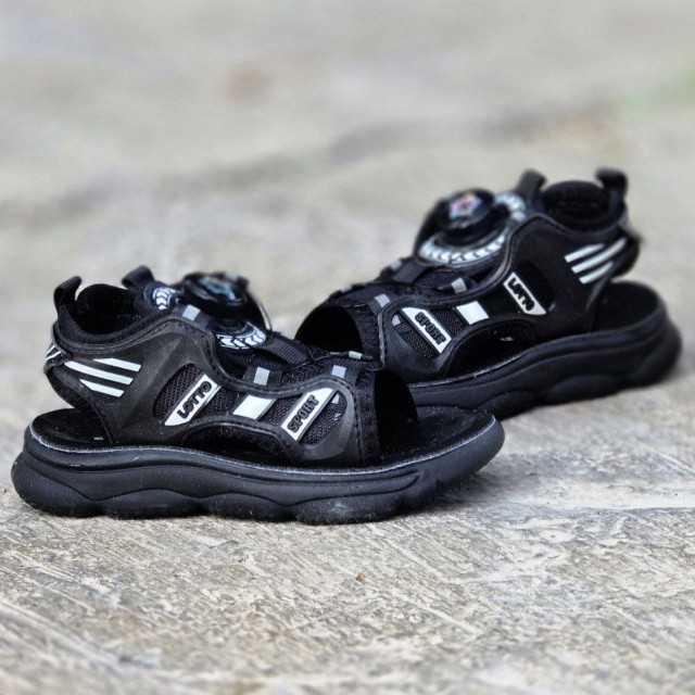 فروش جذاب صندل پمپی بچگانه پرفروش و باکیفیت رنگ مشکی سفید  با ارسال رایگان