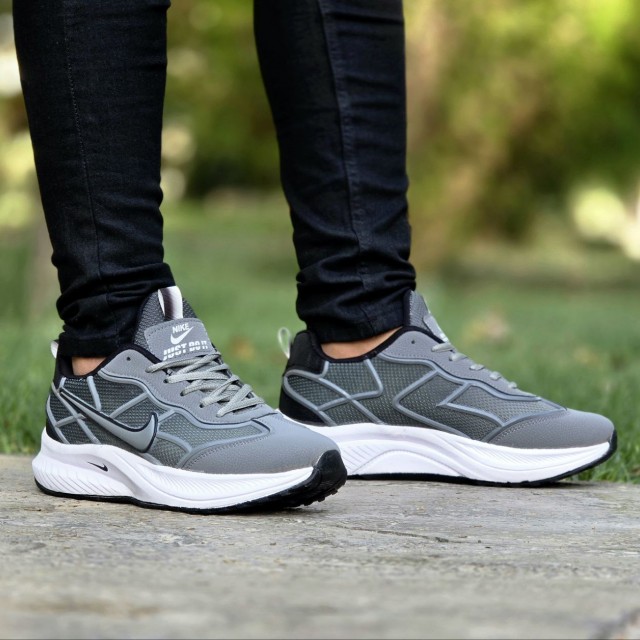 فروش فوق العاده کفش کتونی اسپرت مردانه و پسرانه مدل نایک  شیک و جذاب رنگ طوسی مشکی با ارسال رایگان