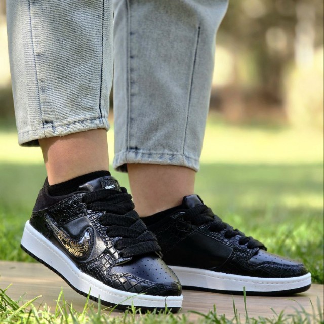 تخفیف حداکثری کفش کتونی اسپرت زنانه دخترانه نایک دراگون طراحی خاص رنگ مشکی زیره سفید  با ارسال رایگان