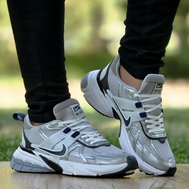 فرصت عالی  کفش کتونی اسپرت مردانه پسرانه مدل وی تو کی طراحی شیک و نفیس رنگ سفید نقره ای با ارسال رایگان