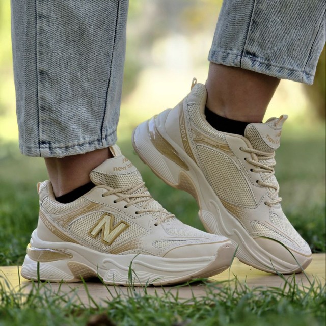 تخفیف شگفت انگیز کفش کتونی اسپرت زنانه دخترانه مدل نیوبالانس طرح کپسولی سبک و راحت رنگ کرم با ارسال رایگان