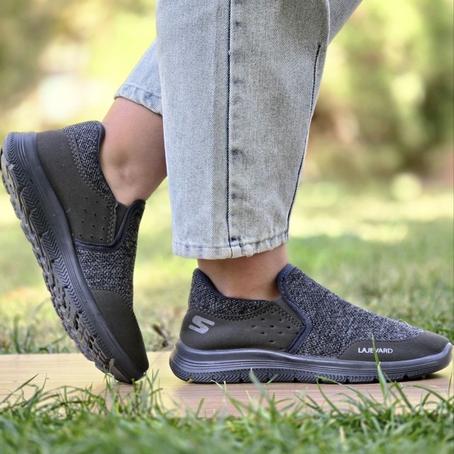 تخفیف  بی نظیر کفش کتونی ست اسپرت اسکیچرز  زنانه و مردانه با کیفیت بالا رنگ طوسی تمام با ارسال رایگان