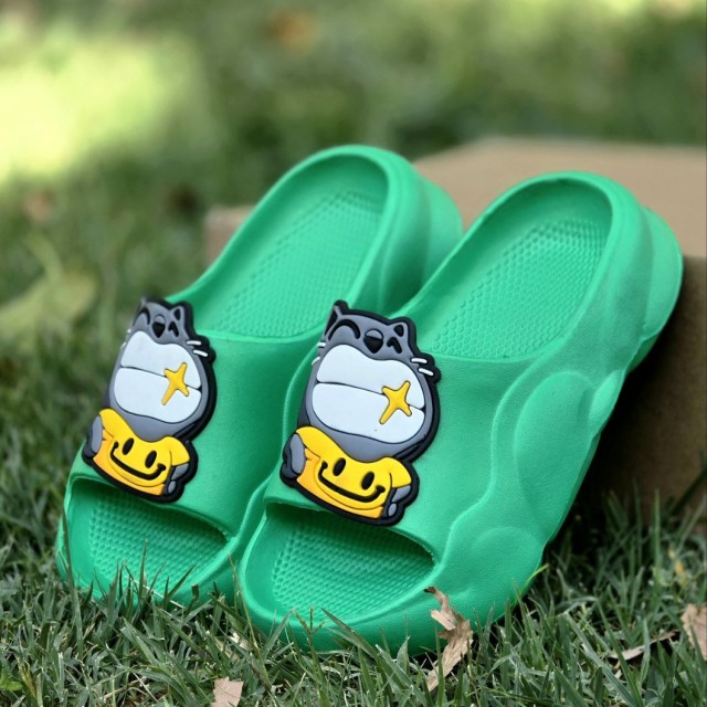 فروش  بی مانند دمپایی صندل پسرانه دخترانه بچگانه کرومی عروسکی خاص و جذاب رنگ سبز با ارسال رایگان