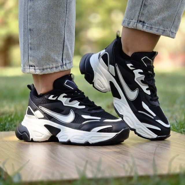 تخفیف خارق العاده کفش کتونی اسپرت زنانه دخترانه مدل نایک بی نقص و درجه یک  رنگ  مشکی سفید  با ارسال رایگان