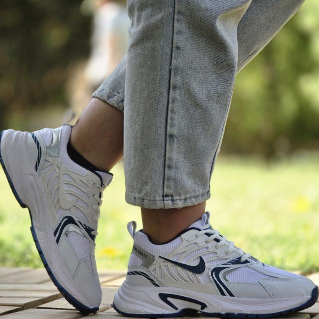 فروش  ایده ال کفش کتونی اسپرت زنانه دخترانه مدل نایک مدرن و جدید رنگ سفید سورمه ای  با ارسال رایگان