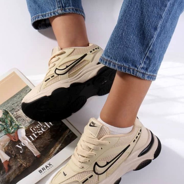تخفیف مدرن کفش کتونی اسپرت زنانه دخترانه مدل نایک خوشپا و پرفروش رنگ کرم مشکی با ارسال رایگان