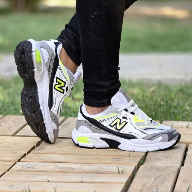 فروش بی مانند کفش کتونی اسپرت مردانه و پسرانه مدل نیوبالانس طرح کپسولی  خاص و مقاوم  رنگ سفید طوسی  با ارسال رایگان